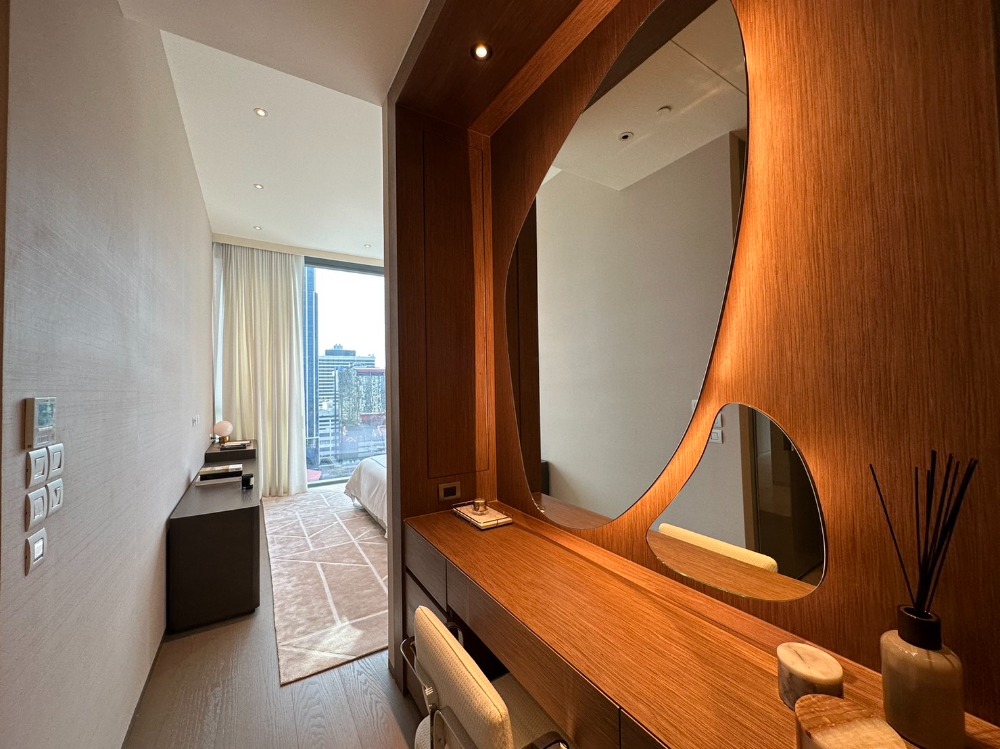2 Bedrooms at Scope Langsuan For Sale – รูปที่ 3