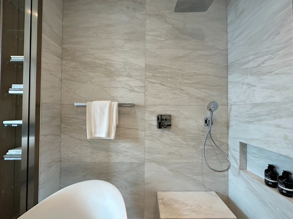 2 Bedrooms at Scope Langsuan For Sale – รูปที่ 4