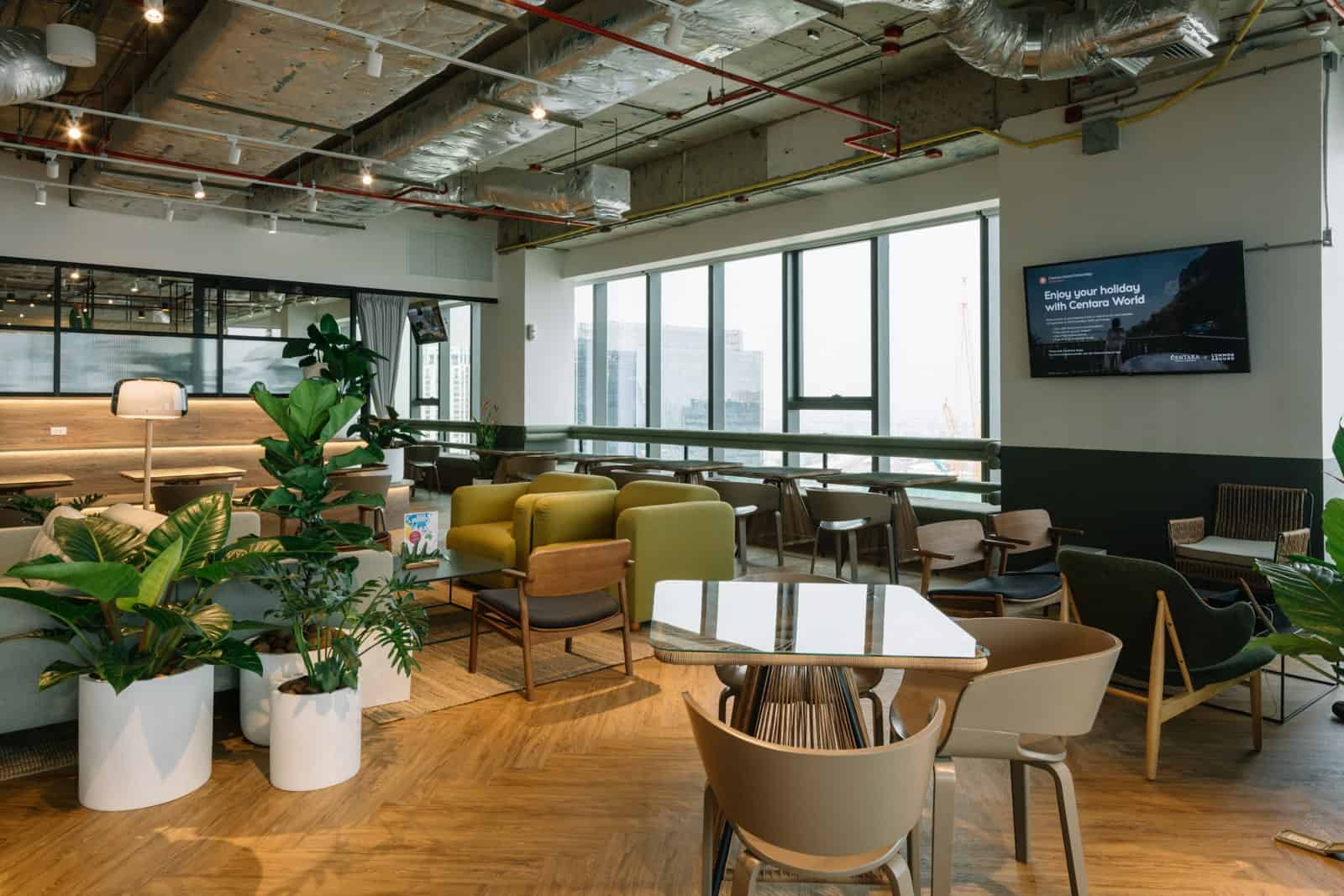 Ratchada office is Sutthisan, Huai Khwang, Charan Insurance Building. MRT Sutthisan Station, Samsen Nok, Huai Khwang District, rental space starting at 258 sq m. Up, Tel. 02-512-5909, 084-543-4833. See other building information at www.irentoffice.com wel