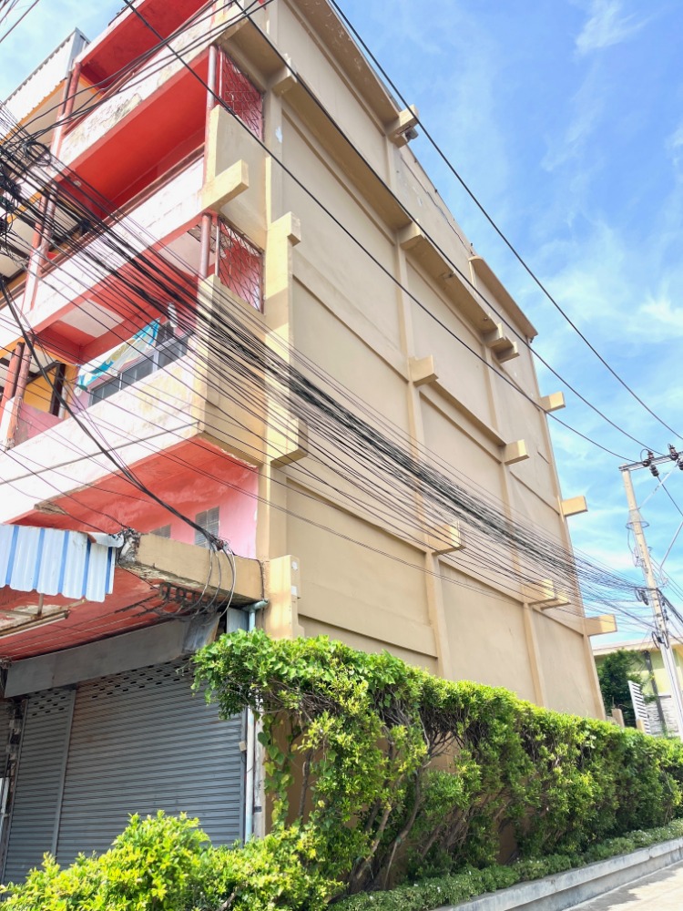 Quick sale, commercial building / commercial building, residential community area suitable for opening a business Or invest in Soi Lat Pla Khao 72 Intersection 10, Lat Pla Khao Road, Bang Khen District, good location, convenient transportation, near Kaset Quick sale, commercial building / commercial building, residential community area suitable for opening a business Or invest in Soi Lat Pla Khao 72 Intersection 10, Lat Pla Khao Road, Bang Khen District, good location, convenient transportation, near Kaset