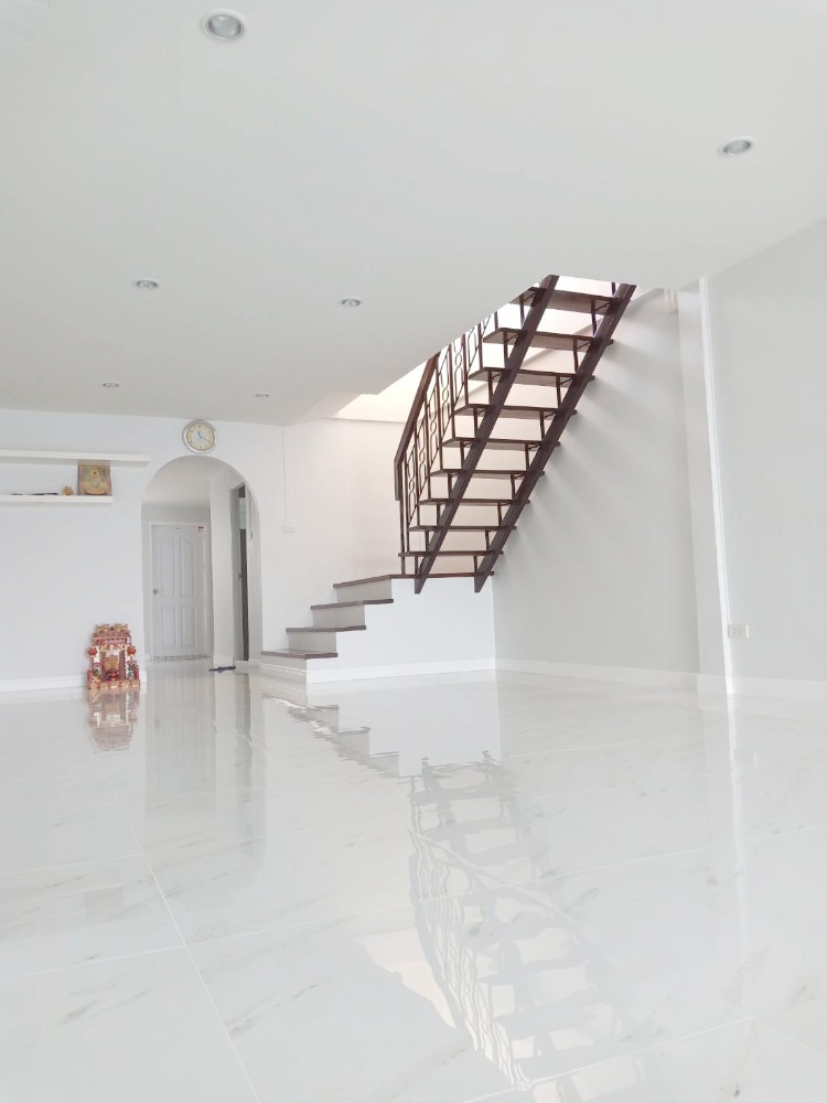 🏡 ขายทาวน์เฮ้าส์ 2 ชั้น รีโนเวทใหม่ 23 ตร.ว. | สะพานควาย–ประดิพัทธ์ ซ.15 | 5.89 ล้าน |  – รูปที่ 3
