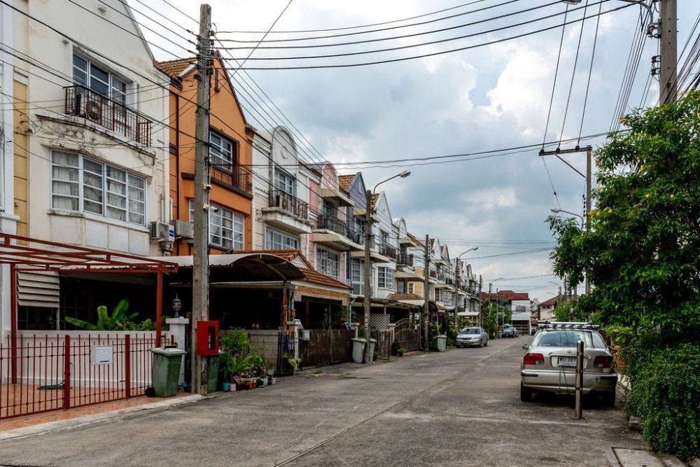 ให้เช่าทาวน์โฮม ชาลิสา ใกล้ โรงพยาบาลเปาโล โชคชัย 4 เพียง 5 นาที ให้เช่าทาวน์โฮม ชาลิสา ใกล้ โรงพยาบาลเปาโล โชคชัย 4 เพียง 5 นาที
