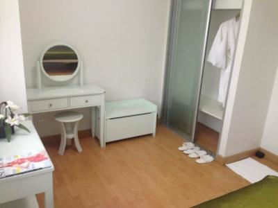 Supalai Premier Place Asoke, 97 sqm Corner unit Fully furnished 2 Bedrooms Condo for RENT at Supalai Premier Place Asoke.