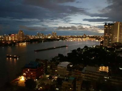 Watermark Chaophraya, 105 sqm. Beautiful fully furnished Two Bedrooms ready to move at Watermark Chaophraya.