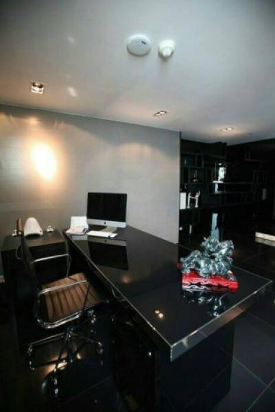 Watermark Chaophraya, Watermark Chaophraya River Condo ,River view low floor 242 sqm 3+1 bedroom 4 bathroom 1 maid 2 kitchen 1livingroom for sale well price!!