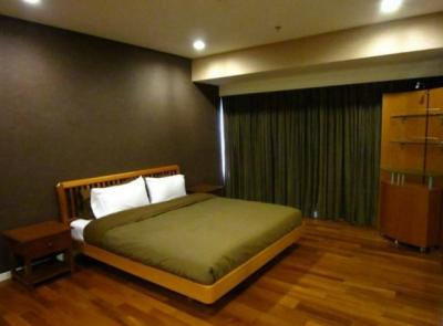 Amanta Lumpini, 97sqm. spacious, Wood Built-in Furniture, City view Two Bedrooms