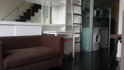 Ashton Morph 38, 34sqm Well price! convenient Duplex room for rent at Ashton Morph 38