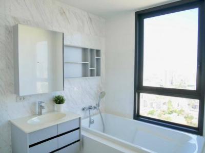 HQ Thonglor, 73 sqm. Beautiful Two Bedrooms Condo for Rent at HQ Thonglor.