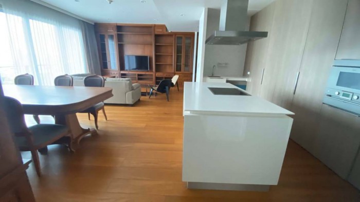 185 Rajadamri, 168 sqm. cozy Wood Built-in Furniture Three Bedrooms Condo for Rent at 185 Rajadami. 185 Rajadamri, 168 sqm. cozy Wood Built-in Furniture Three Bedrooms Condo for Rent at 185 Rajadami.