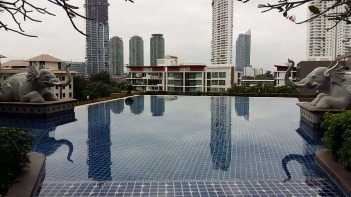Baan Sathorn-Chaophraya, 235 sqm. Penthouse Spacious, Private access controlled lobby lifts, Two Parking lot, River view all room, Free Shuttle Boat, Three Bedrooms Penthouse for Sale at Baan Sathorn Chaopraya.