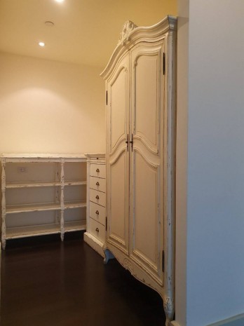 Watermark Chaophraya, 102 sqm. Vintage-painted furniture Two Bedrooms Condo for Rent at Watermark Chaophraya. – รูปที่ 3