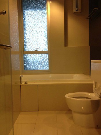 Rhythm Ratchada-Huaikhwang, 66 sqm. Wood Built-in Furniture, convenient, City view, Two Bedrooms Condo for Rent at Rhythm Ratchada - Huai Khwang. – รูปที่ 2
