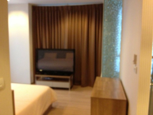 Rhythm Ratchada-Huaikhwang, 66 sqm. Wood Built-in Furniture, convenient, City view, Two Bedrooms Condo for Rent at Rhythm Ratchada - Huai Khwang. – รูปที่ 3
