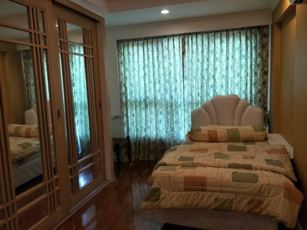 Avenue 61, 102 sqm. Spacious, Wood Built-in Furniture, Two Bedrooms