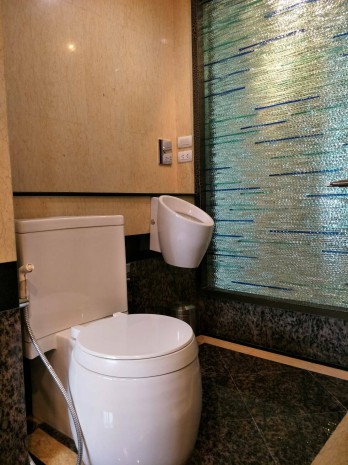 Avenue 61, 102 sqm. Spacious, Wood Built-in Furniture, Two Bedrooms – รูปที่ 3