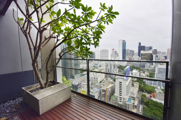 The Met, 96.5 sqm. Beautiful fully furnished, City View,  Two Bedrooms Cndo for Rent/Sale at The Met.