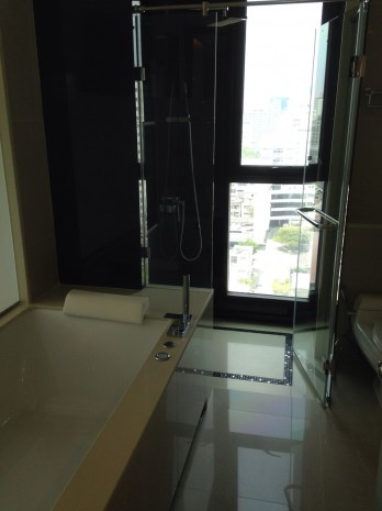The Address Sathorn, For Rent Address Sathorn 1275sqm 2b/2b Jacuzzi tub. fully furnished For Rent 53K a month – รูปที่ 2