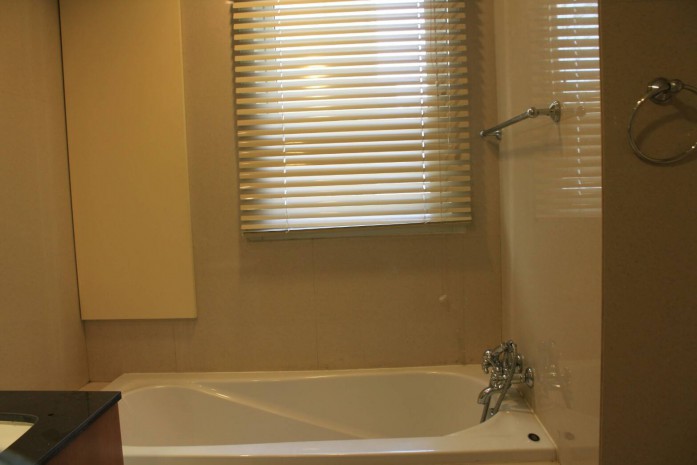 Hampton thonglor 10, 90 sqm. Spacious Two Bedrooms Condo for Rent at Hampton Thonglor 10
