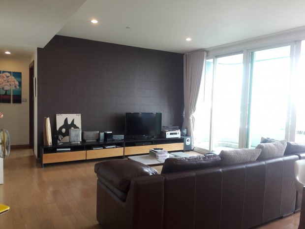 Watermark Chaophraya, Watermark Chaophraya River Condo ,River view 143.78 sqm 3 bedroom 3 bathroom 1 maidroom for sale well price! Watermark Chaophraya, Watermark Chaophraya River Condo ,River view 143.78 sqm 3 bedroom 3 bathroom 1 maidroom for sale well price!
