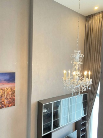 Pyne by Sansiri, 79 sqm. Beautiful, Elegant, Duplex Fully Furnish Two Bedrooms Condo for Rent at Pyne by Sansiri. – รูปที่ 2