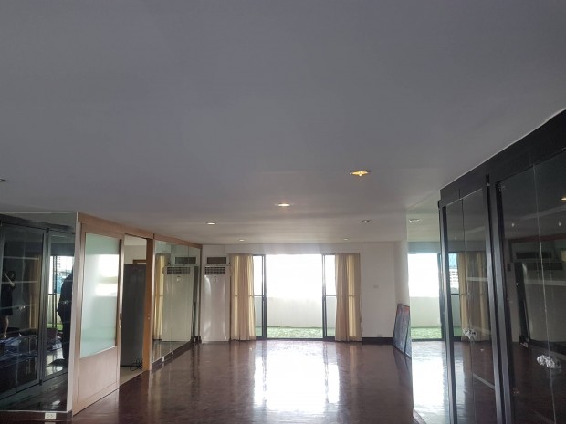 Regent on the Park 2, Regent on the Park 2 convenient fully furnished panoramic view 208 sqm 3 bed 3 bath 1 maid room with big kitchen and big living room 3 balcony nice view for rent Well price!! – รูปที่ 2