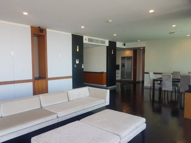 Watermark Chaophraya, Watermark Chaophraya River Condo ,River view High floor 284 Sqm 4 bedroom 5 bathroom partial furnished electric curtain new renovate Fantasic panoramic view for Rent !!