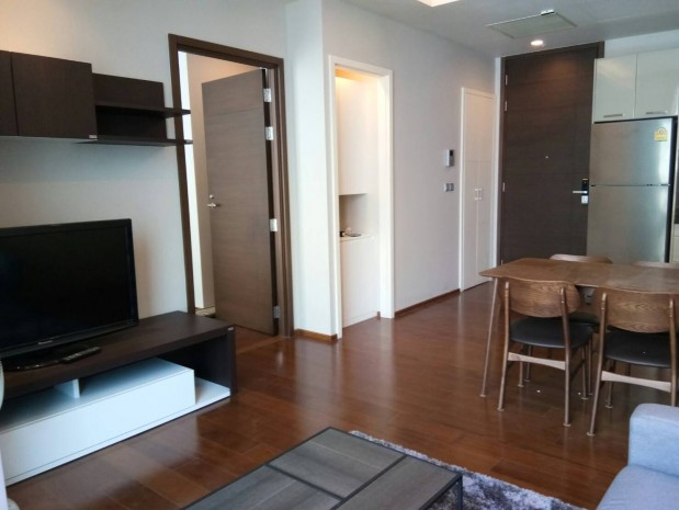 Quattro Thonglor, Quattro by Sansiri  This unit is fully furnished. Including a flat screen TV, fitted kitchen with fridge, refrigerator and microwave. Amenities are gym, swimming pool, garden, CCTV, parking, keycard entrance and 24 hours security guard.