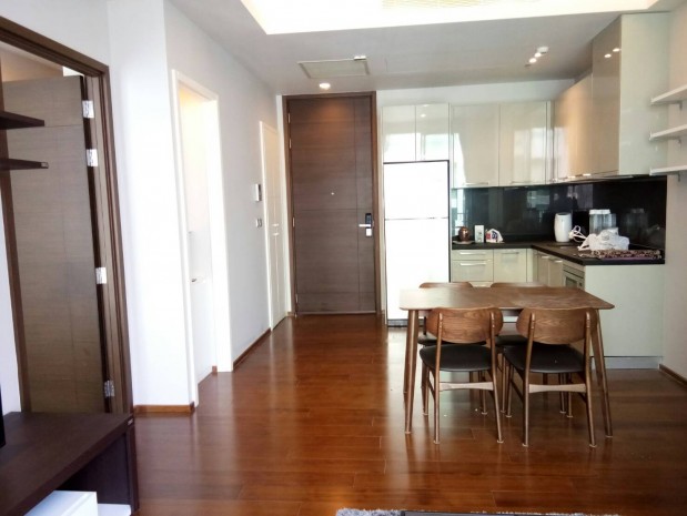 Quattro Thonglor, Quattro by Sansiri  This unit is fully furnished. Including a flat screen TV, fitted kitchen with fridge, refrigerator and microwave. Amenities are gym, swimming pool, garden, CCTV, parking, keycard entrance and 24 hours security guard. – รูปที่ 4