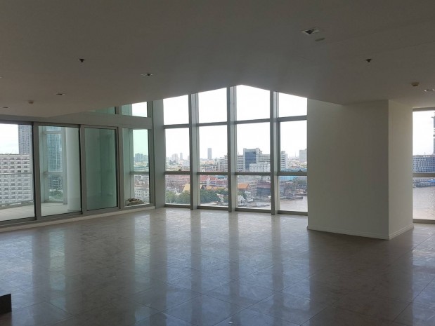 The River Condo, The River is a condominium project, developed by Raimon Land, located at 753 Charoen Nakhon, Khlong Ton Sai, Khlong San, Bangkok 10600. Raimon Land is also the developer behind Northpoint, The Lofts Asoke and The Lofts Yennakart. Construc
