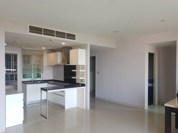 Watermark Chaophraya, Watermark Chaophraya River Condo ,River view low floor 145 sqm 3 bedroom 3 bathroom 1 maid for sale Well price!! Watermark Chaophraya, Watermark Chaophraya River Condo ,River view low floor 145 sqm 3 bedroom 3 bathroom 1 maid for sale Well price!!