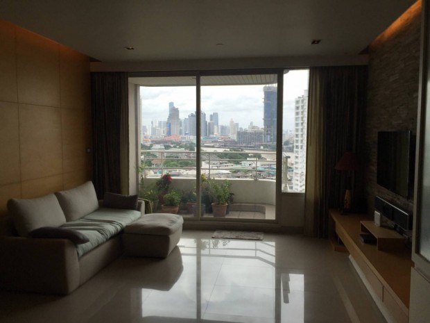 Watermark Chaophraya, Watermark Chaophraya River Condo ,River view Low floor 97.53sqm 2 bedroom 2 bathroom for sale well price! Watermark Chaophraya, Watermark Chaophraya River Condo ,River view Low floor 97.53sqm 2 bedroom 2 bathroom for sale well price!