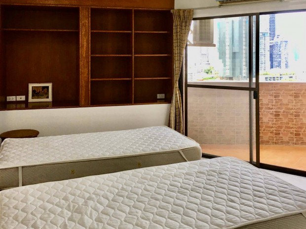 Fifty Fifth Tower, 170sqm spacious, fully Furnished Three Bedrooms Condo for Rent at Fifty Fifth Tower – รูปที่ 2