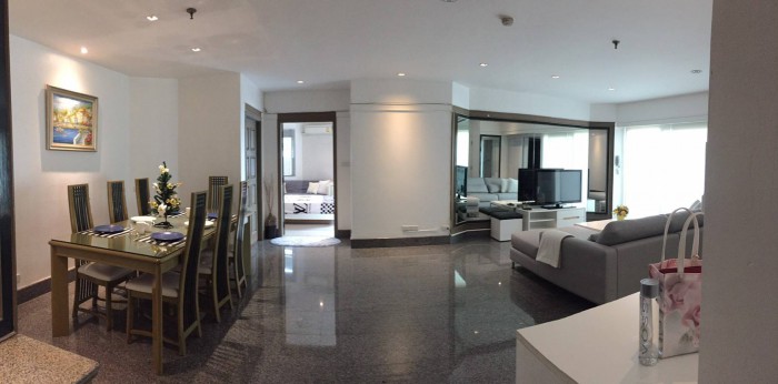 Fifty Fifth Tower, 170 sqm. renovated, 3bedroom, 3bathroom, 3 balcony, modern kitchen, stove , oven, hood, washer, dryer, big refrigerator, microwave oven ,Tile, granite and hardwood floor. All white hard aluminium door window with green glass, Condo for