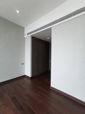 Q Sukhumvit, Q Sukhumvit Duplex Penthouse is exceptionally located in the most prime location in the heart of Bangkok. This brilliant and well designed four en suite bedroom unit comes in size the total area of 354 Sq.m. Four Bedrooms and features mode – รูปที่ 3