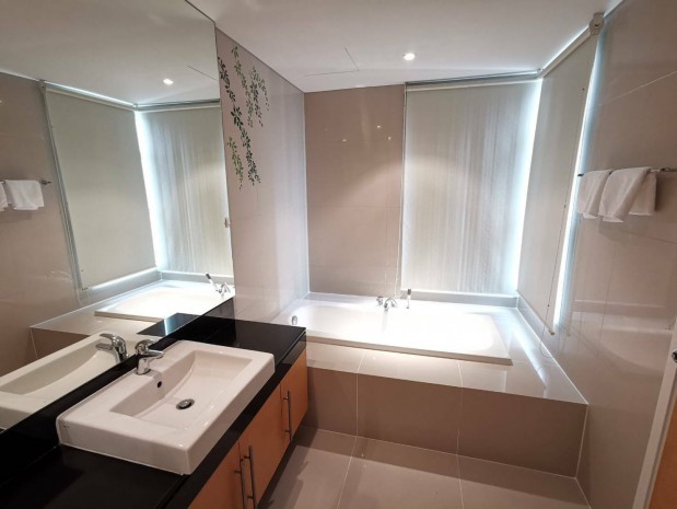 Fullerton, 170 sqm. Spacious, Convenient, Three Bedrooms Condo for Rent at Fullerton. – รูปที่ 2