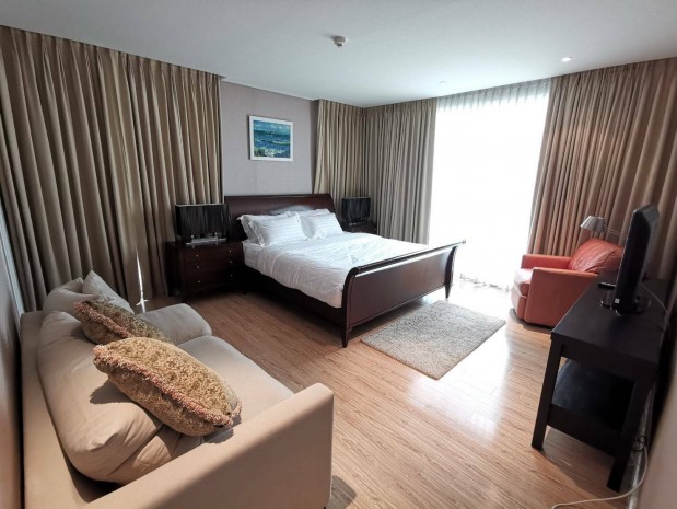 Fullerton, 170 sqm. Spacious, Convenient, Three Bedrooms Condo for Rent at Fullerton. – รูปที่ 3