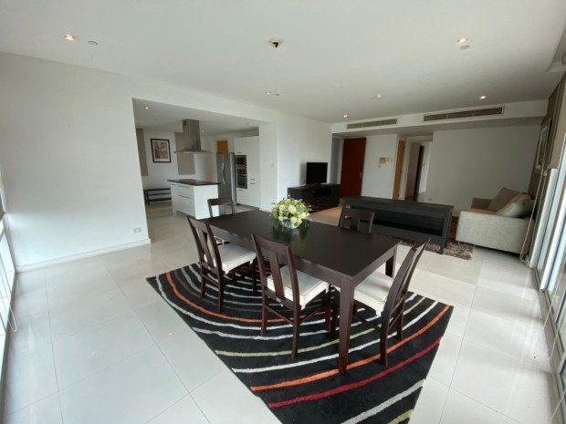 Fullerton, 170 sqm. Spacious Three Bedrooms and Maid room Condo for Rent at Fullerton. – รูปที่ 2
