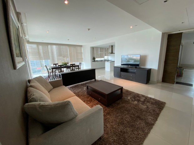 Fullerton, 170 sqm. Spacious Three Bedrooms and Maid room Condo for Rent at Fullerton. – รูปที่ 3