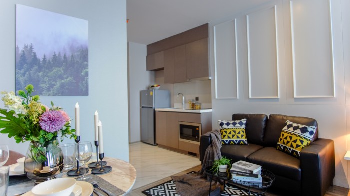 RHYTHM Ekkamai, 30.08 sqm. Beautiful fully furnished One Bedroom Condo for RENT at Rhythm Ekkamai.