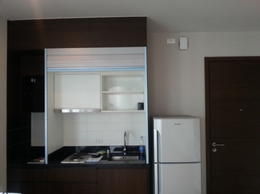 The Vertical Aree, 58sqm High Rise, Centrally located One Bedroom Apartment to let at The Vertical Aree The Vertical Aree, 58sqm High Rise, Centrally located One Bedroom Apartment to let at The Vertical Aree