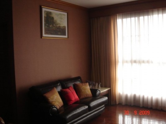 Patumwan Resort, 93sqm Spacious, Well priced Three Bedrooms Condo to let at Patumwan Resort