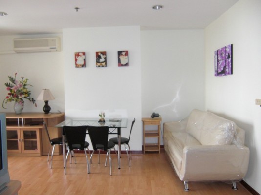 Patumwan Resort, 60sqm High Rise, Good price Two Bedrooms Flat for rent at Patumwan Resort