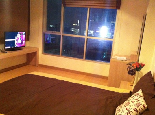Life @ Sukhumvit 65, 41sqm Modern, High Rise One Bedroom Condo to let at Life Sukhumvit 65