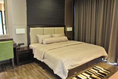 Sky Walk, 53sqm Luxury, Tasteful One Bedroom Condo for rent at Skywalk