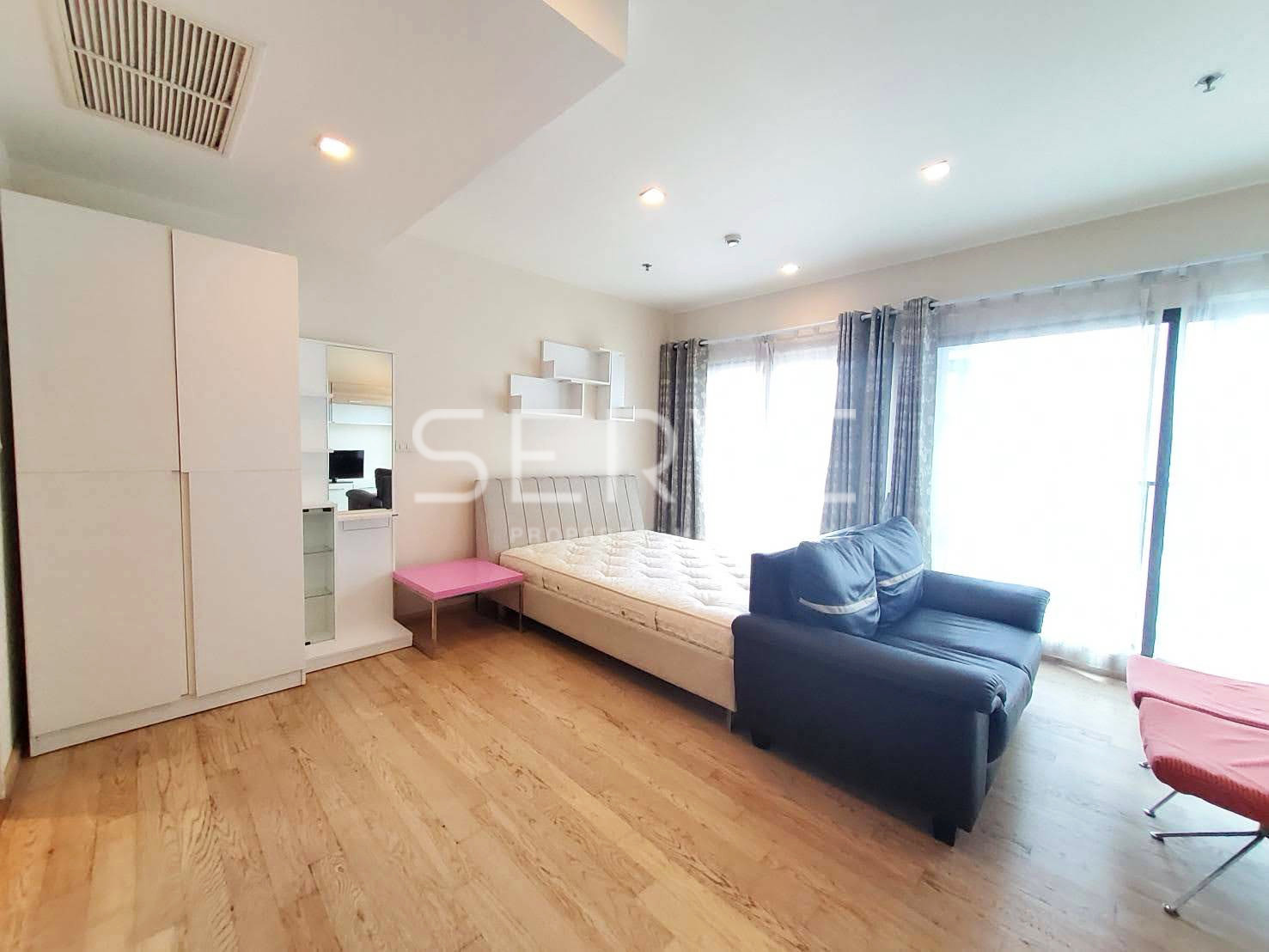 🔥Hot Price 20K🔥 -Studio with Bathtub Perfect Location Directly connecting to BTS Thong Lo at Noble Remix Condo / For Rent