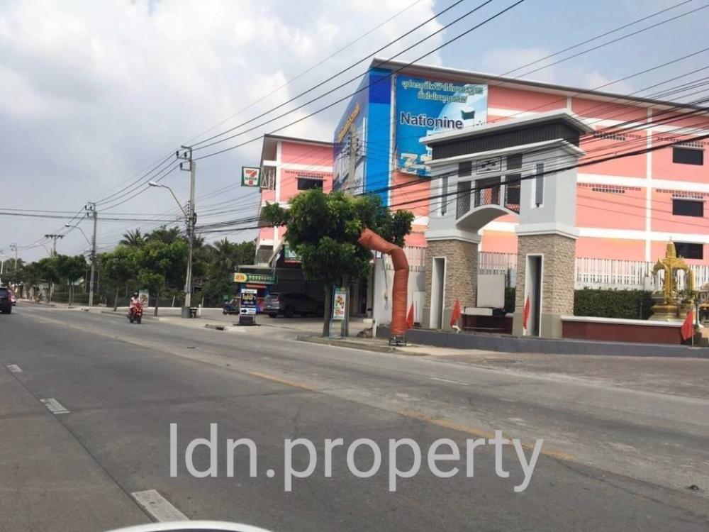 For rent, 3.5-story commercial building, next to Ma Charoen Road, Bang Bon 5, Phetkasem 81, suitable for doing business or warehouse. For rent, 3.5-story commercial building, next to Ma Charoen Road, Bang Bon 5, Phetkasem 81, suitable for doing business or warehouse.