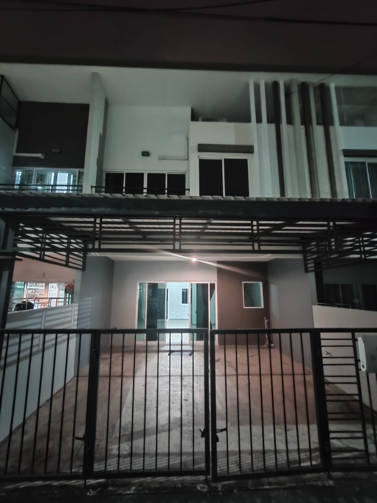 2-storey townhome for rent, City Sense Rattanathibet-Liang Mueang Non Project, Rewadee Road, Talad Khwan Subdistrict, Mueang Nonthaburi District, Nonthaburi Province Rental fee: 16,000 baht / month (including common fee), 2 months insurance, 1 month in ad 2-storey townhome for rent, City Sense Rattanathibet-Liang Mueang Non Project, Rewadee Road, Talad Khwan Subdistrict, Mueang Nonthaburi District, Nonthaburi Province Rental fee: 16,000 baht / month (including common fee), 2 months insurance, 1 month in ad