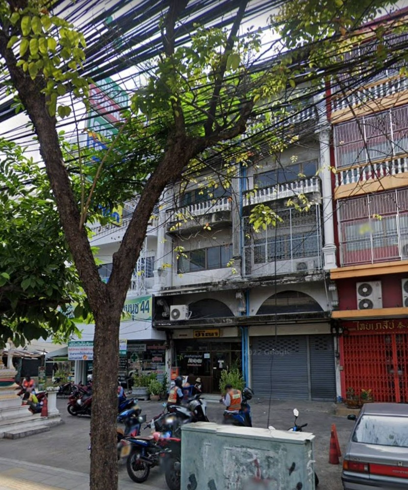 ขาย อาคารพาณิชย์ 4.5 ชั้น ติด ถนนสุขุมวิท 77  ปากซอย อ่อนนุช 44  เนื้อที่  27.1 ตร.วา ราคา 8.9 ลบ.*