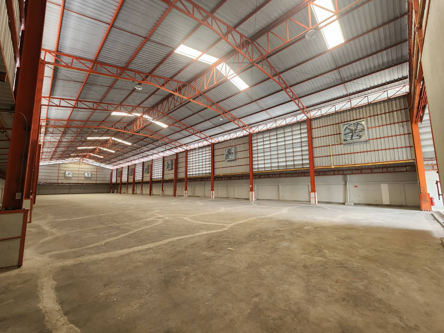 ให้เช่า โกดัง Warehouse พร้อมออฟฟิศ 2 ชั้น ราคาดี ซอยลาดกระบัง 14/1 ขนาดพื้นที่ 400 ตร.ว., 1,600 ตร.ม.เหมาะสำหรับทำเป็นโกดังเก็บของ หรือ โรงงานขนาดกลาง-เล็ก Mini-Factory – รูปที่ 2