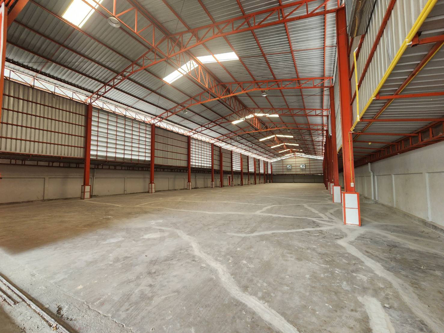 ให้เช่า โกดัง Warehouse พร้อมออฟฟิศ 2 ชั้น ราคาดี ซอยลาดกระบัง 14/1 ขนาดพื้นที่ 400 ตร.ว., 1,600 ตร.ม.เหมาะสำหรับทำเป็นโกดังเก็บของ หรือ โรงงานขนาดกลาง-เล็ก Mini-Factory – รูปที่ 3